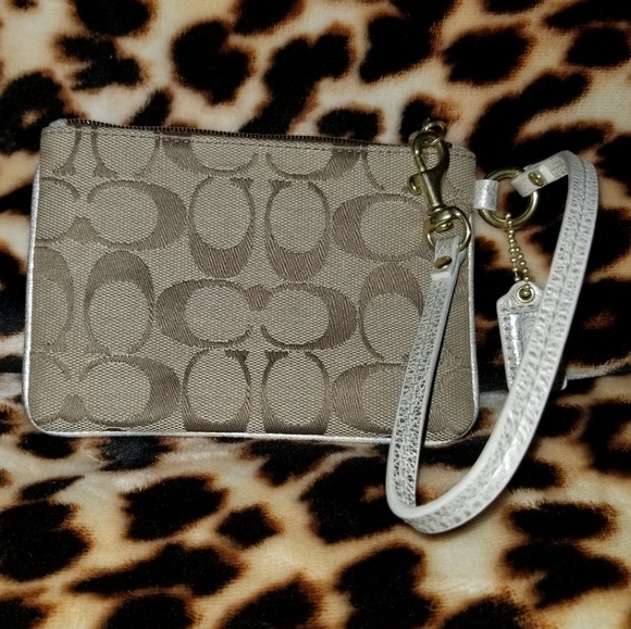 Coach Wristlet - Picture 3 of 4